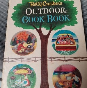 Betty Crocker Outdoor cookbook 1961 1st edition